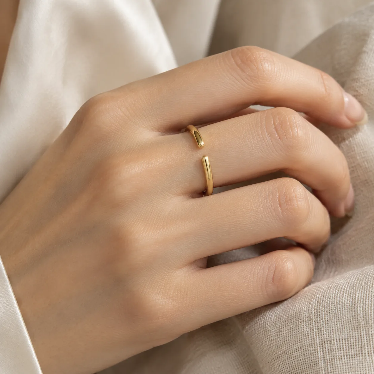 Open Curve Ring